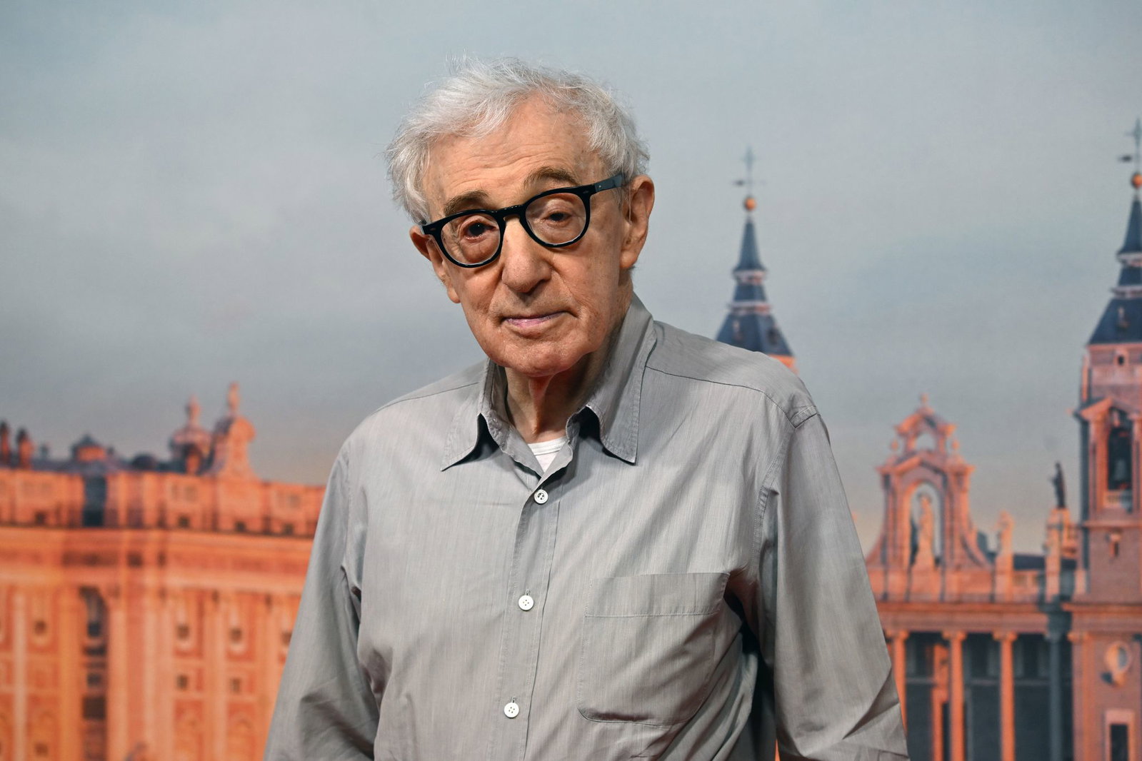 US-Regisseur Woody Allen nimmt mit 90 Jahren seinen 51. Film in Arbeit. 