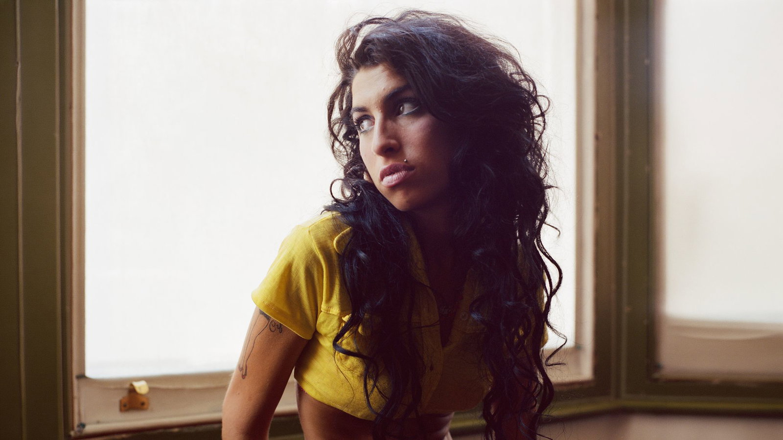 Amy Winehouse auf einem Foto aus der Zeit von «Back to Black». Zum 20. Jubiläum ist das Kultalbum neu aufgelegt worden. (Handout)
