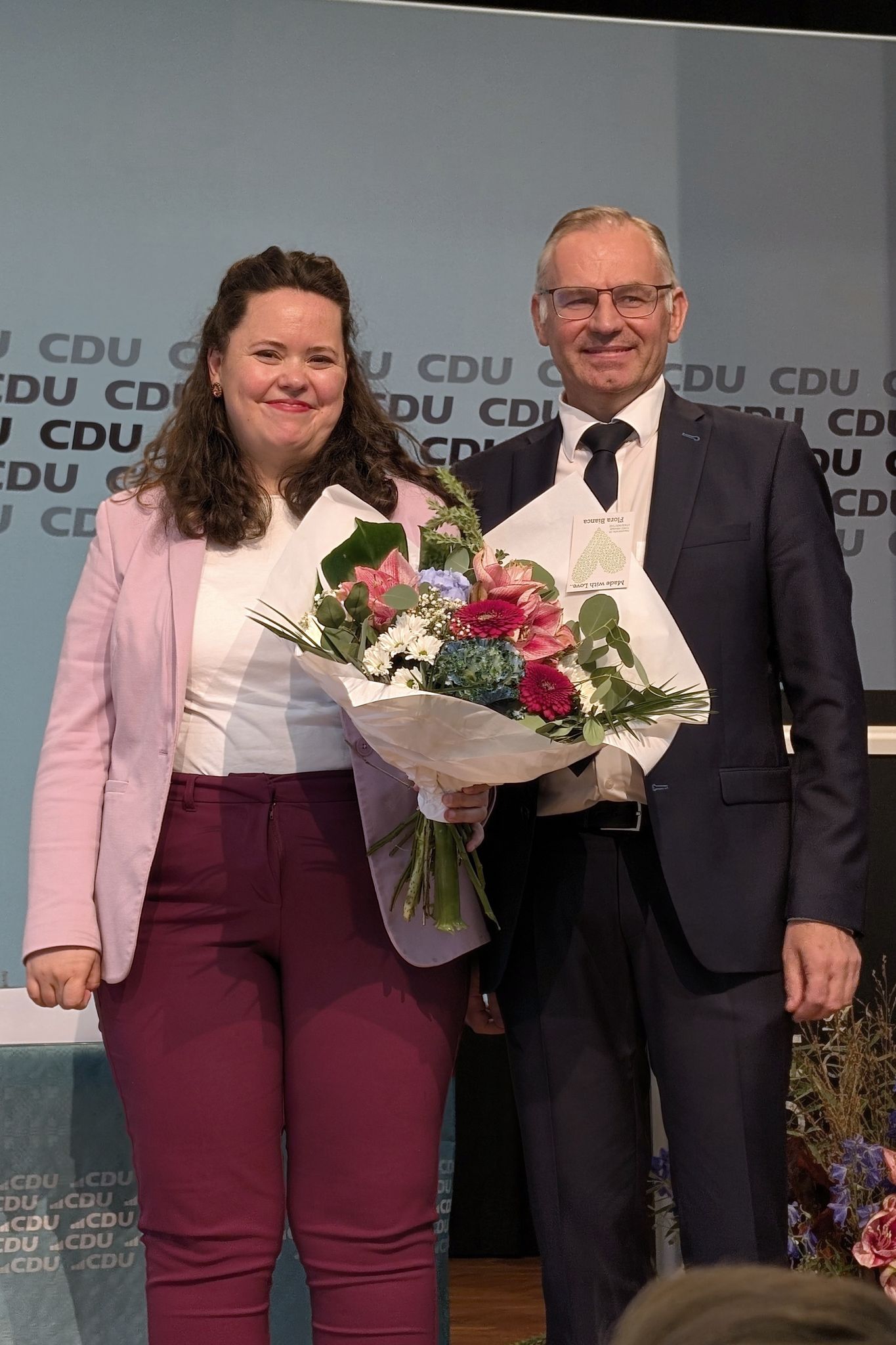 Anfang August hatte Bareiß bereits in einer persönlichen Erklärung eine Auszeit und parteipolitische Konsequenzen angekündigt und um Entschuldigung gebeten. 
