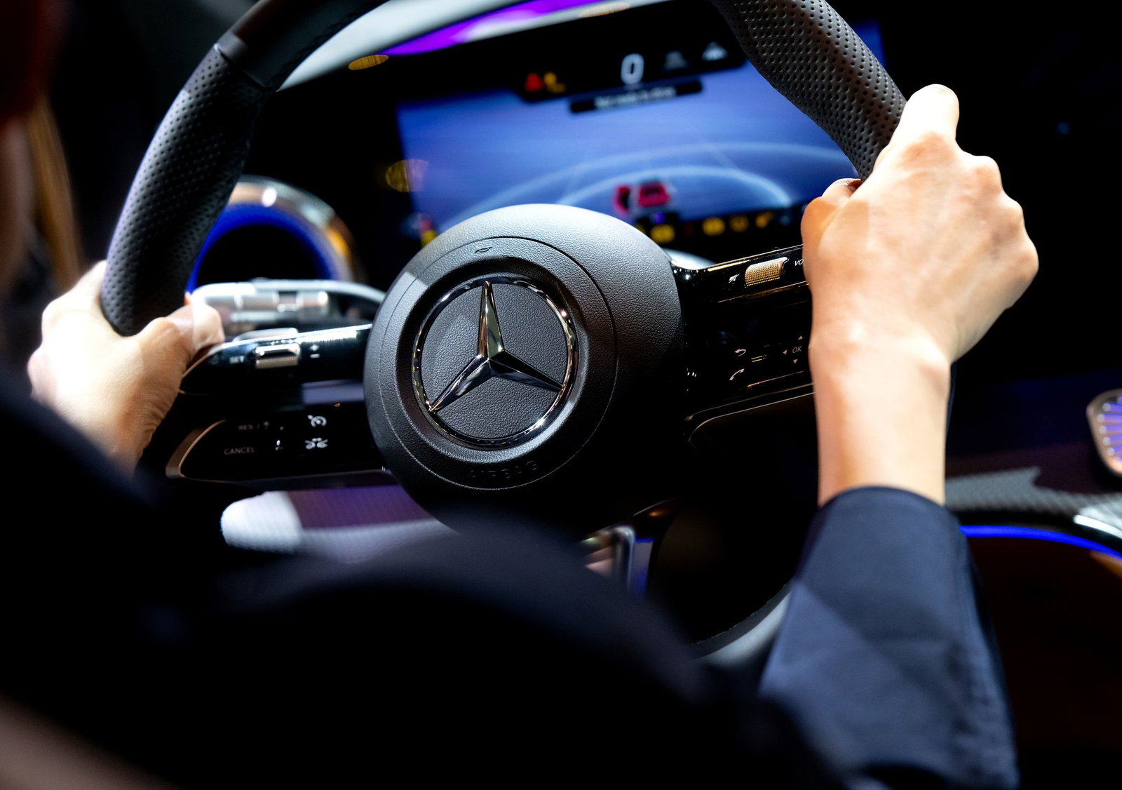 Mercedes-Benz macht mehr Gewinn nach magerem Vorjahresquartal. (Archivbild)