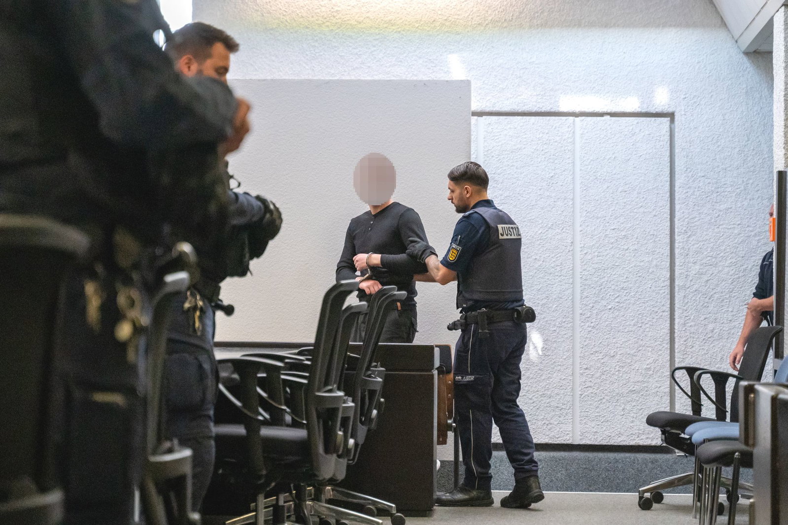 Die Staatsanwaltschaft wirft den beiden Angeklagten versuchten Mord vor.