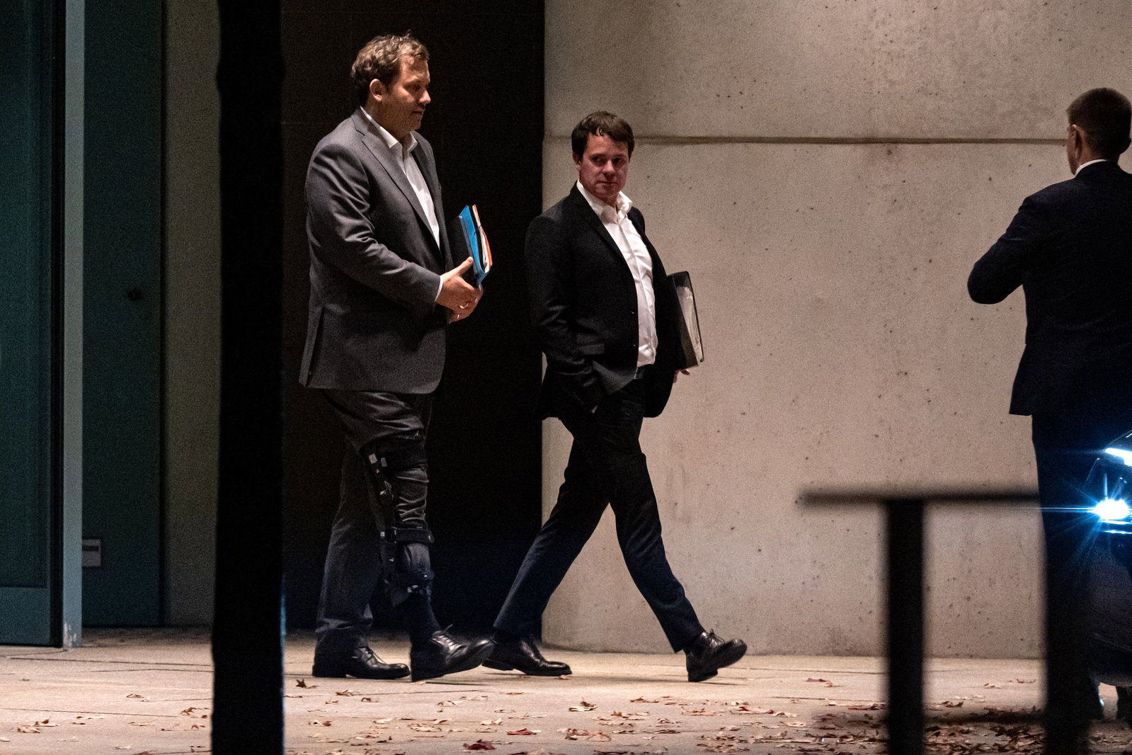 SPD-Chef Klingbeil verließ das Kanzleramt um 22.09 Uhr.