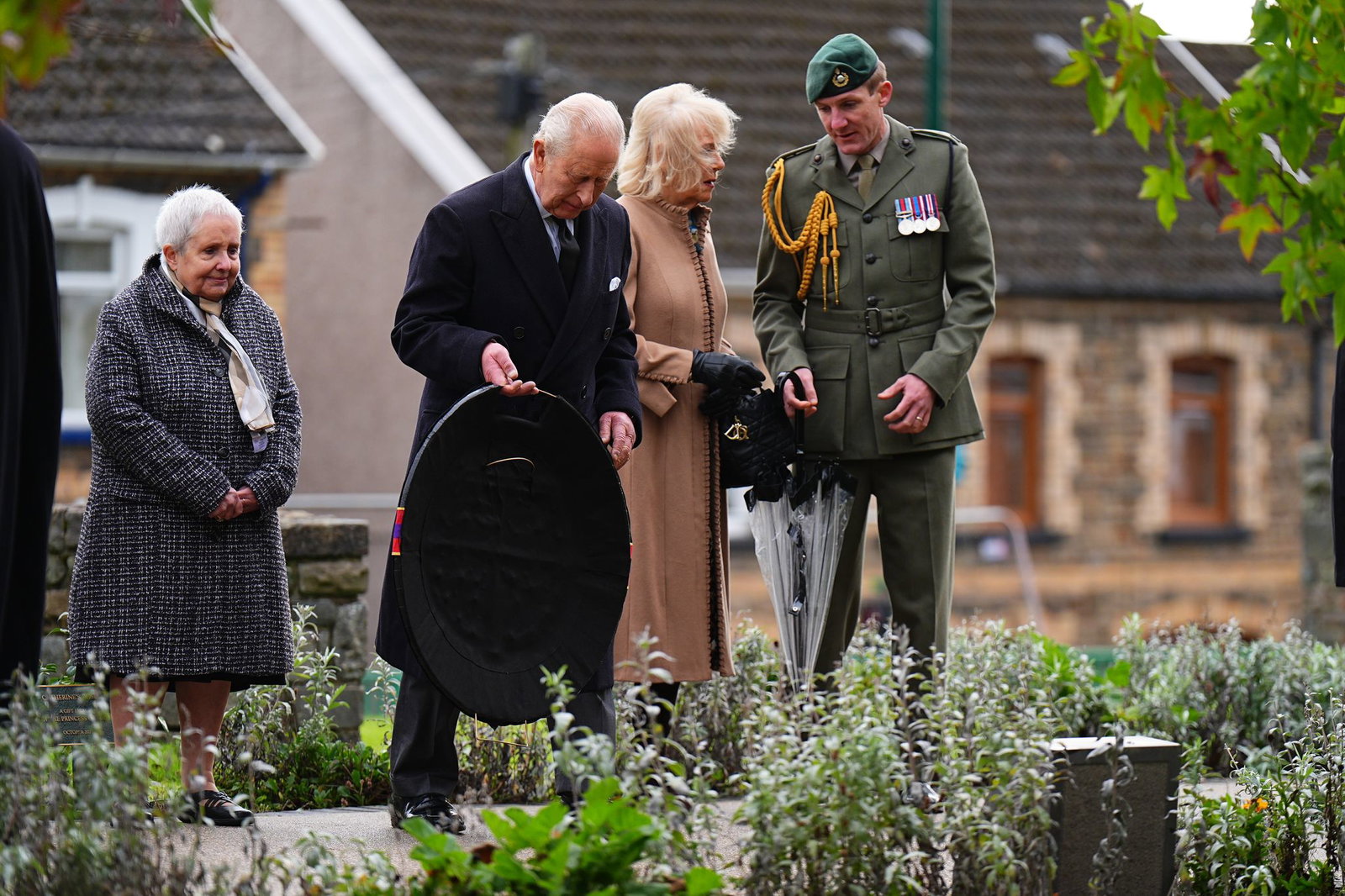 König Charles III. und Königin Camilla gedenken der verheerenden Katastrophe von Aberfan. 