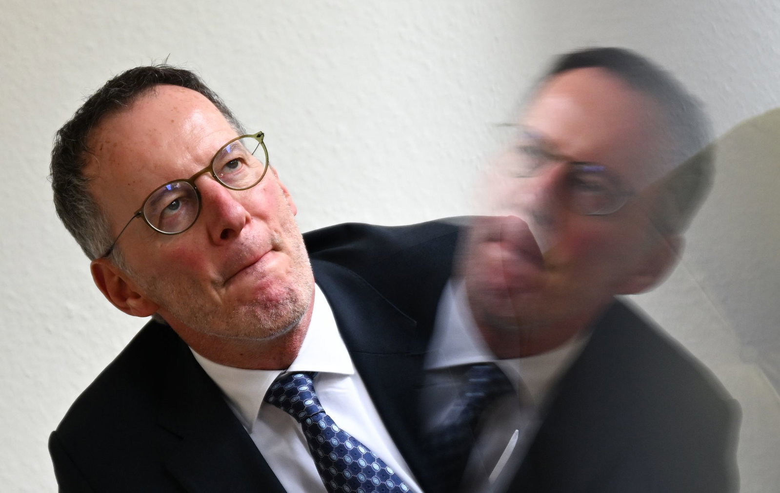 Robotik dürfe nicht nur großen Unternehmen vorbehalten sein, betont Wirtschaftsminister Ebling. (Archivfoto)