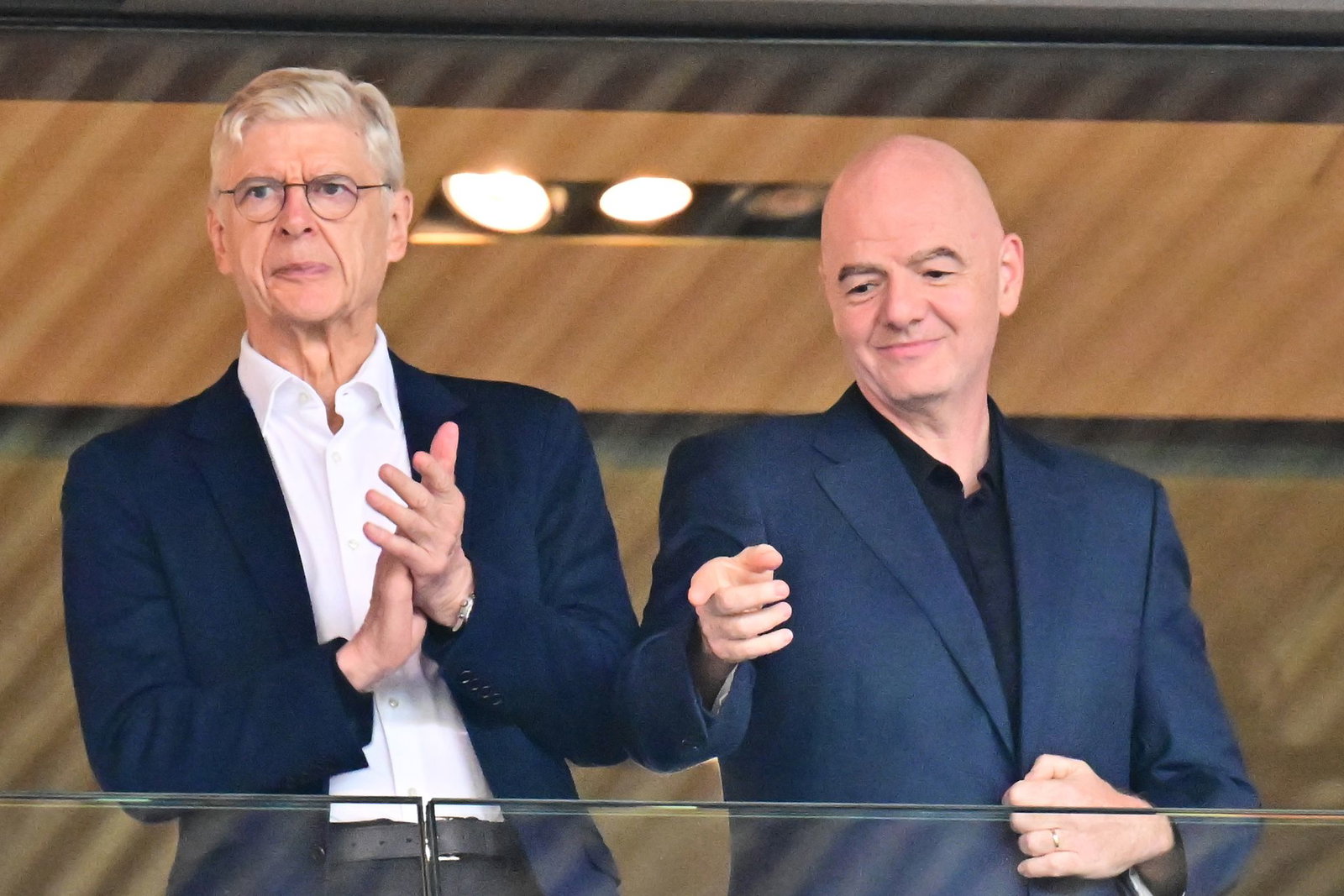 Der ehemalige Arsenal-Trainer Wenger genießt hohes Ansehen in der Fußball-Welt. (Archivbild)