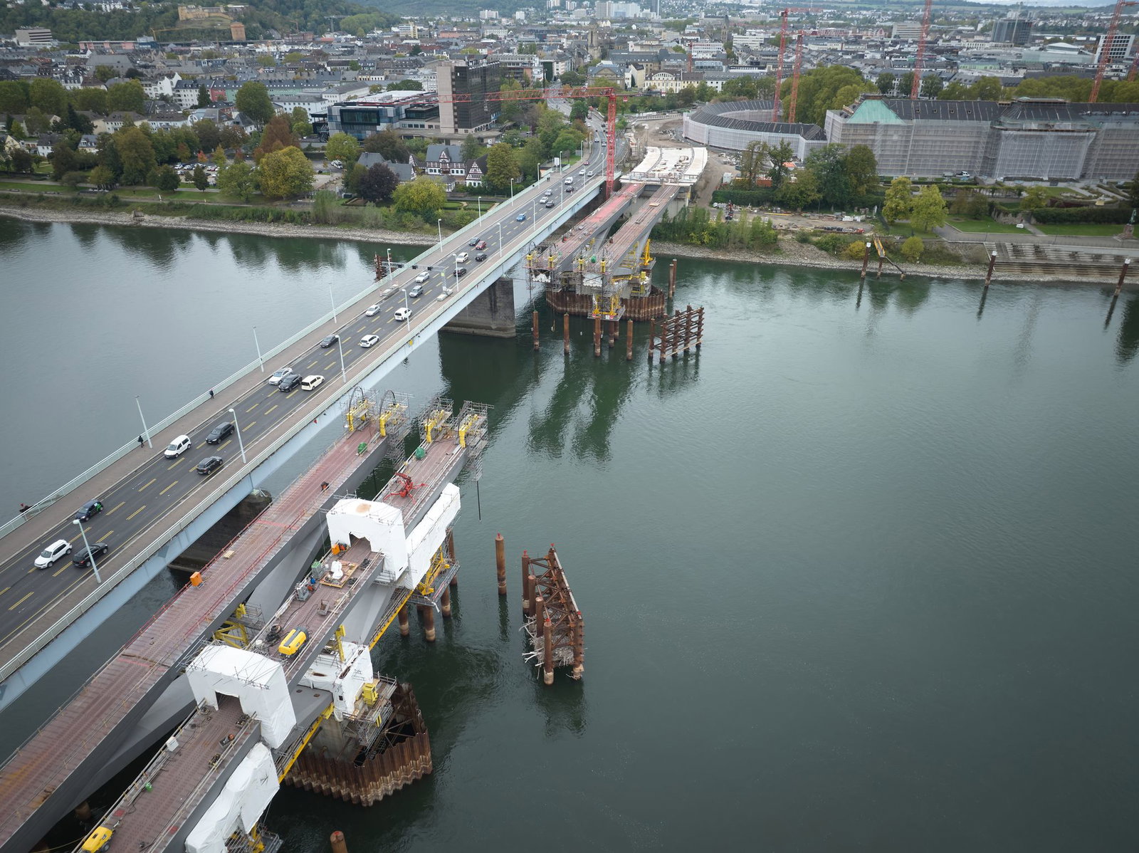 Der Neubau der Pfaffendorfer Brücke verzögert sich. 
