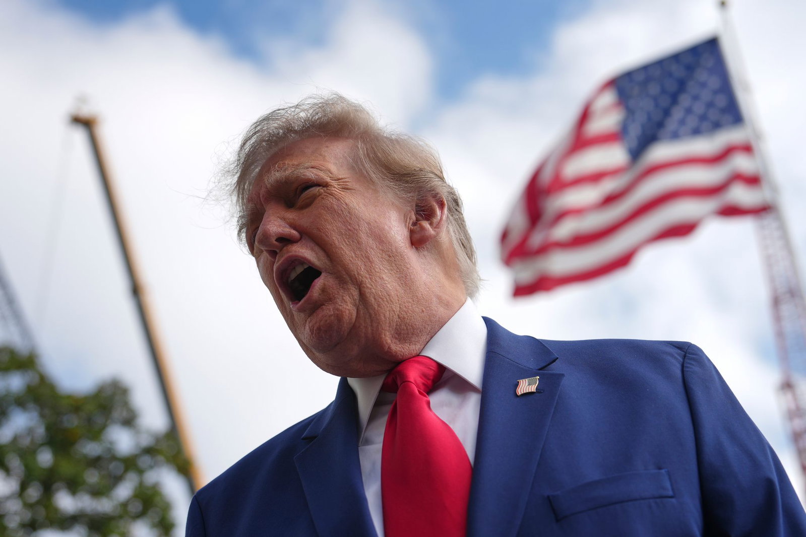 Trump will eigenen Aussagen zufolge nicht für die Drosselung des Satelliteninternets in der Ukraine verantwortlich gewesen sein.