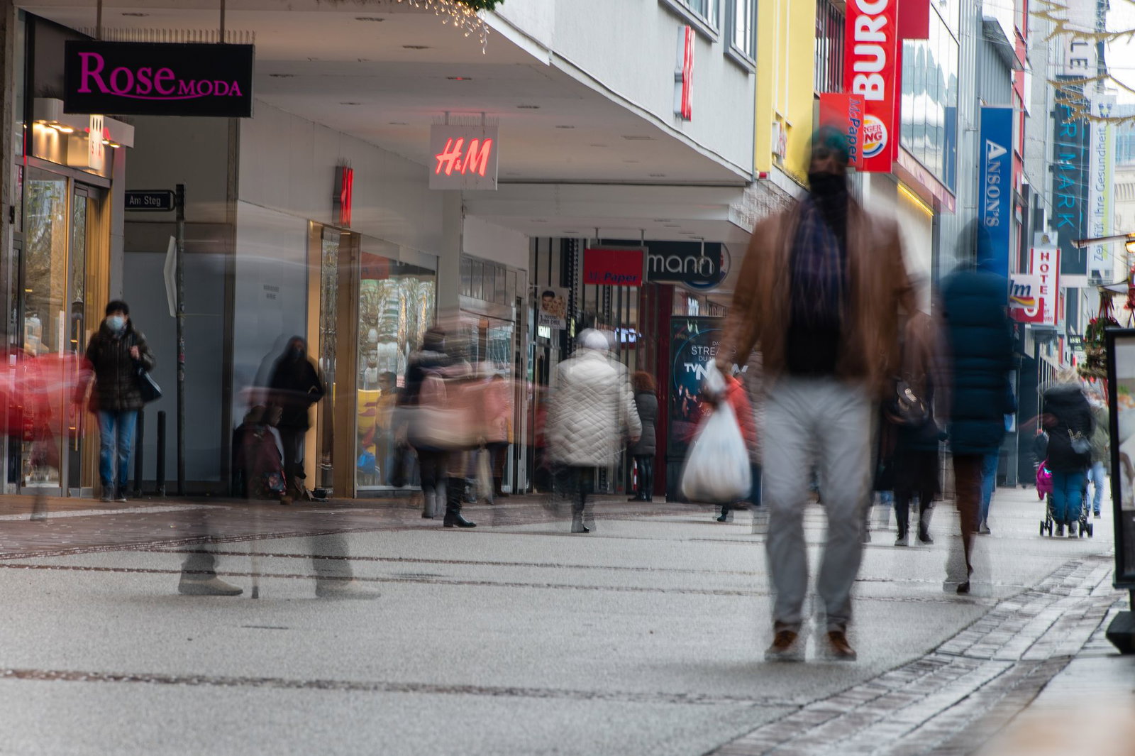 Es gibt einen Tarifabschluss für rund 50.000 Beschäftigte im Einzel- und Versandhandel im Saarland. (Symbolbild)