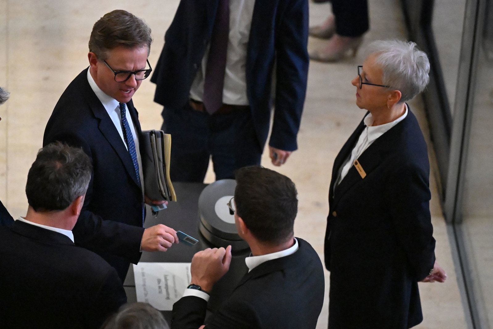 Der Bundestag stimmte für die Forderung nach mehr Daten zu Bluttests bei Schwangeren.
