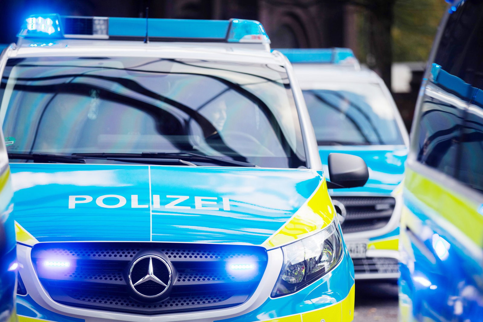 Laut Polizei wurden mehrere Menschen leicht verletzt. (Symbolbild)