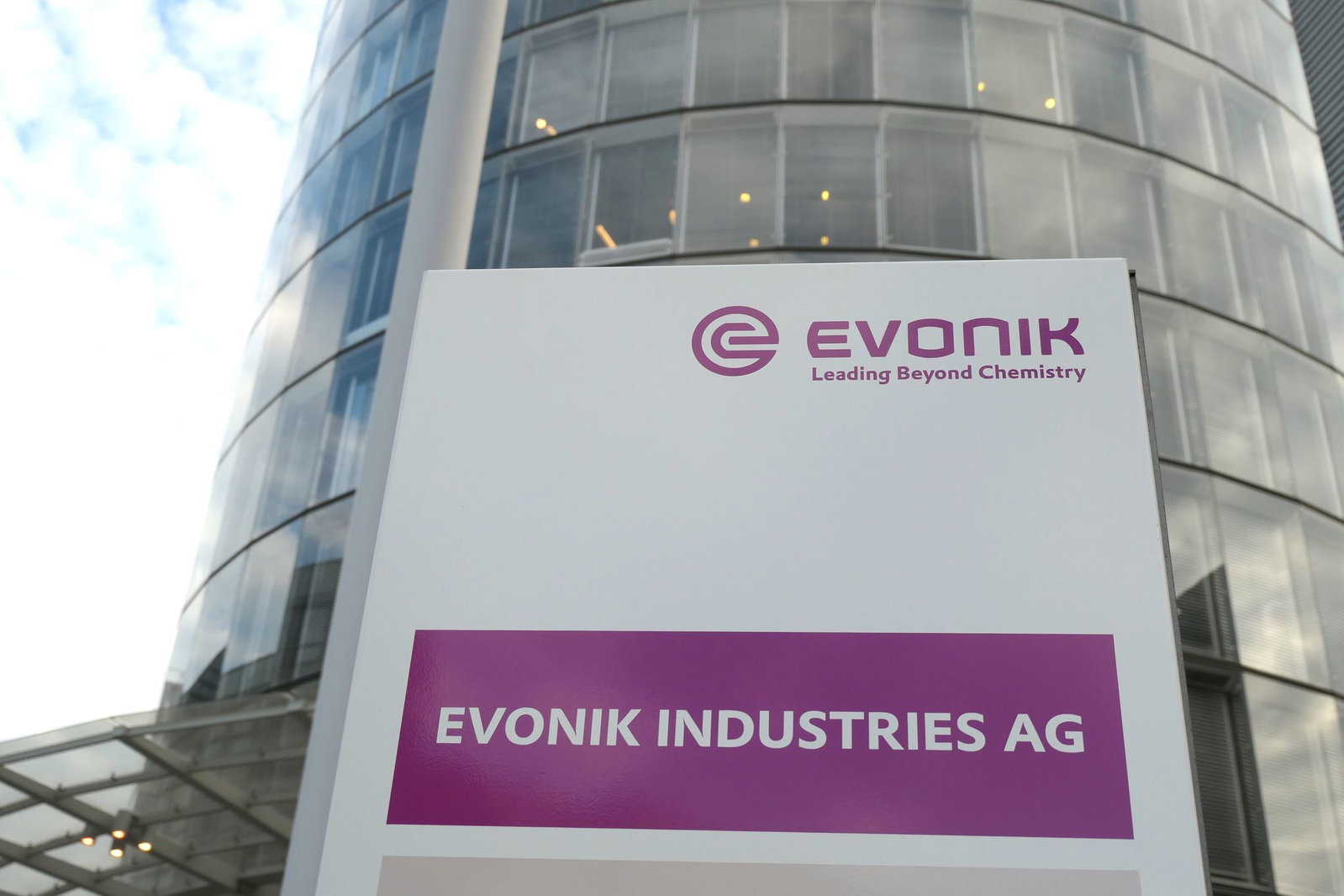 Die RAG-Stiftung hält 43 Prozent der Evonik-Aktien und ist damit größter Anteilseigner des Essener Spezialchemiekonzerns. (Archivbild)