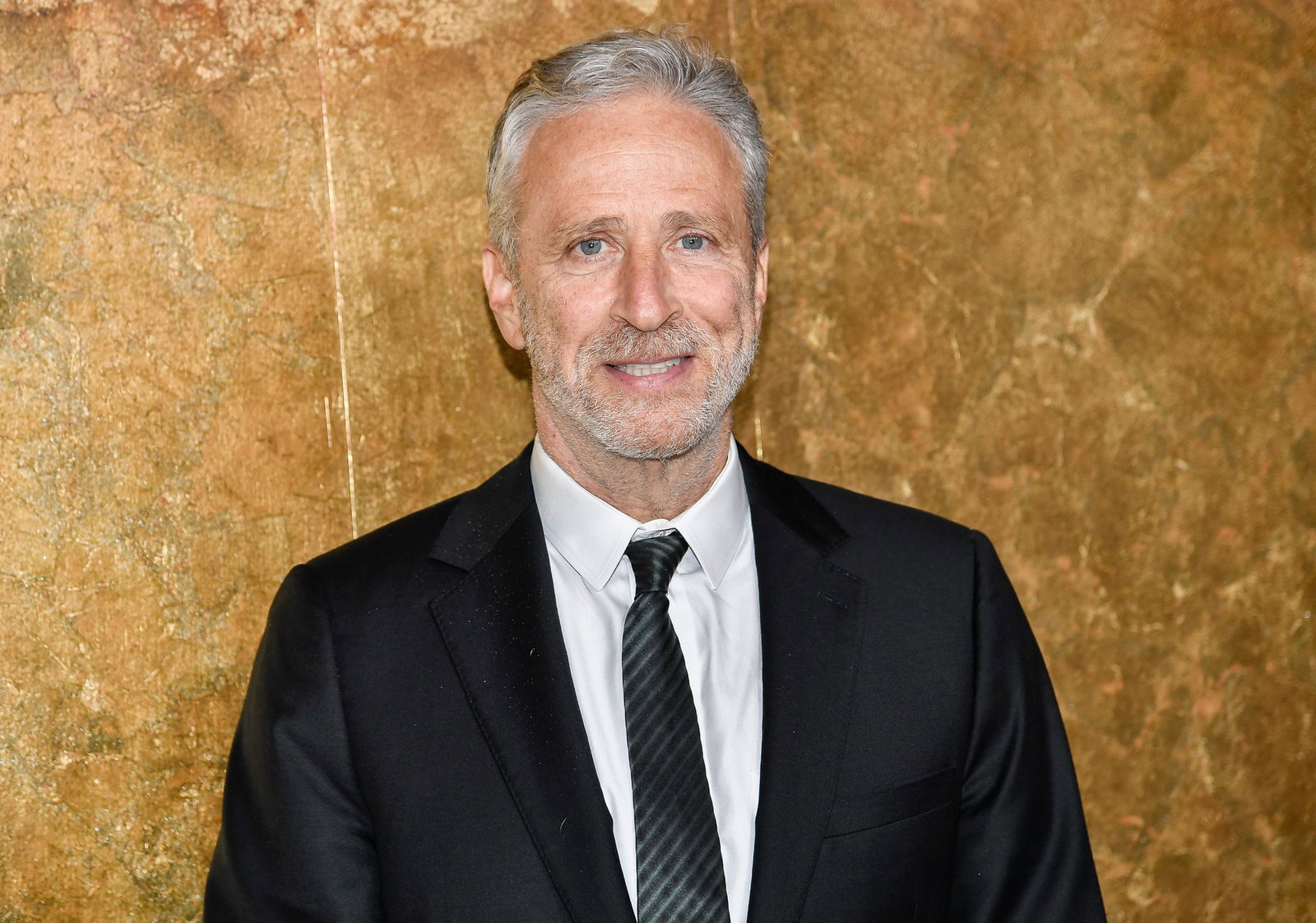 Der US-Comedian hat seinen Vertrag bei der «Daily Show» verlängert. (Archivbild)