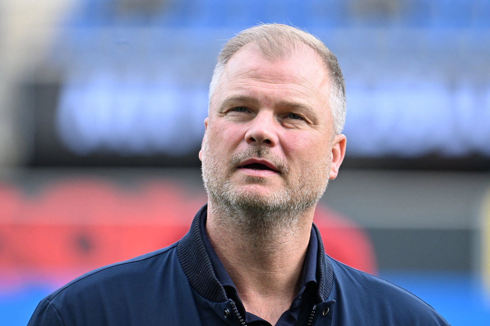 VfB-Sportvorstand Fabian Wohlgemuth hofft auf einen erfolgreichen Auftritt in Bratislava. (Archivbild)