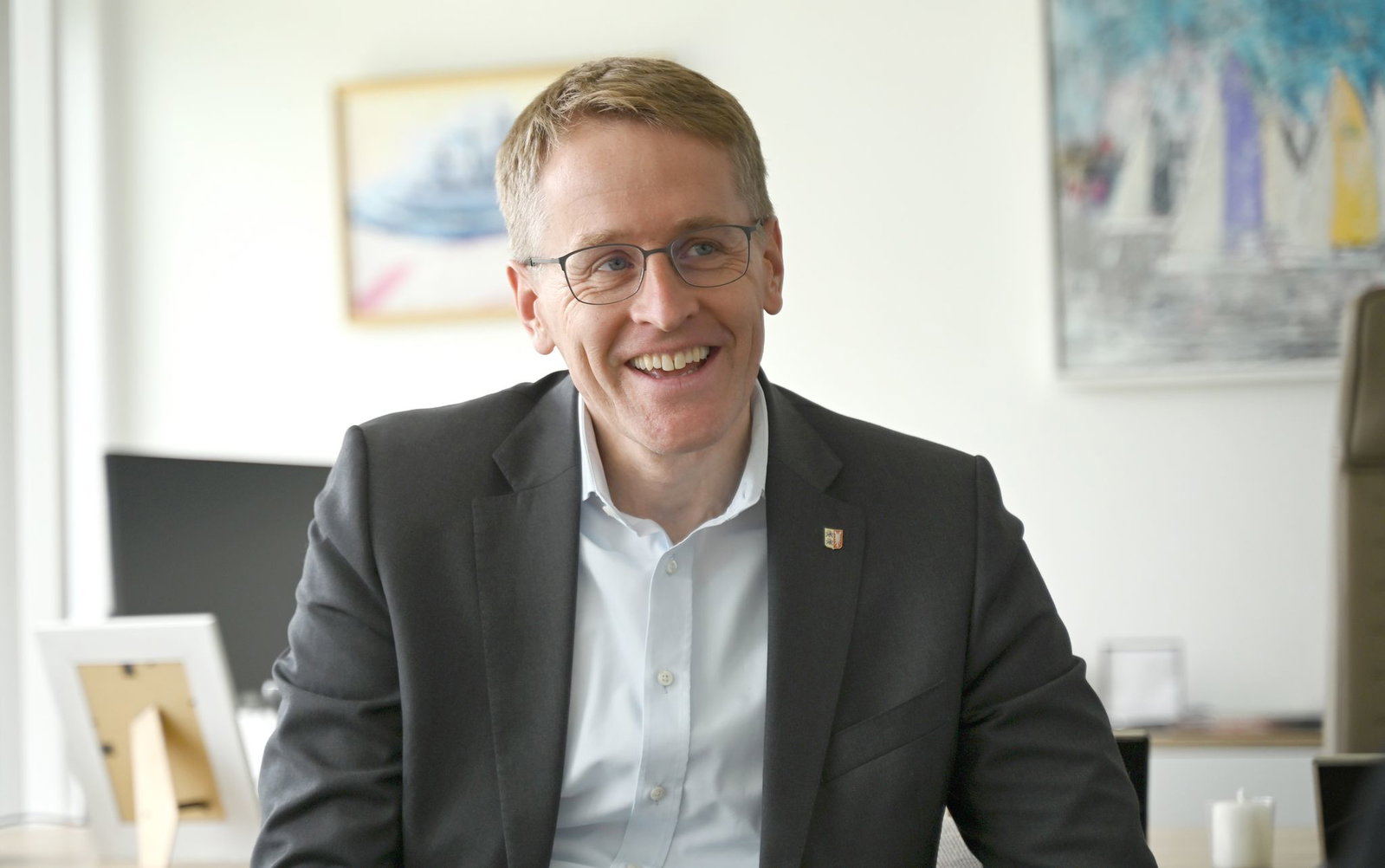 Daniel Günther sang gemeinsam mit Ina Müller «Verdammt, ich lieb' Dich» von Matthias Reim. (Archivbild)