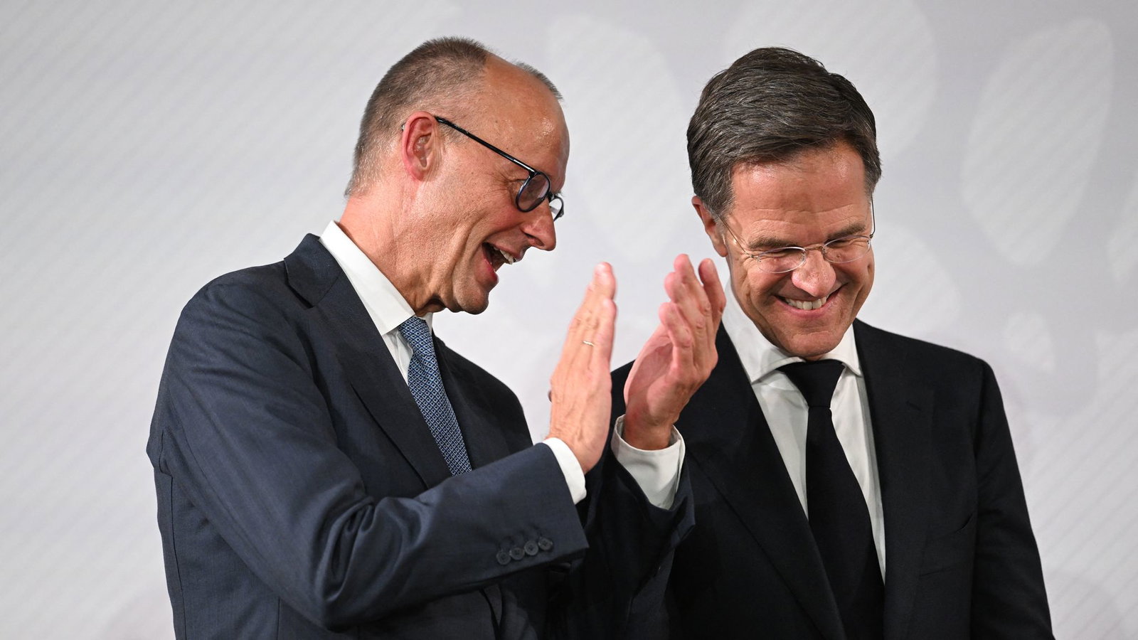 Ein Friedenspreis für ein Verteidigungsbündnis.