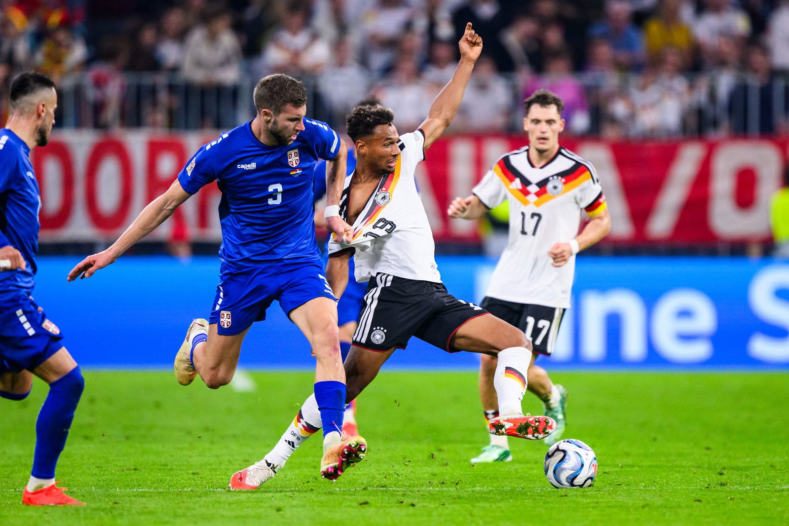 Auslöser der Sanktionen waren rassistische und diskriminierende Vorfälle bei den jüngsten Nations-League-Partien. (Archivbild)