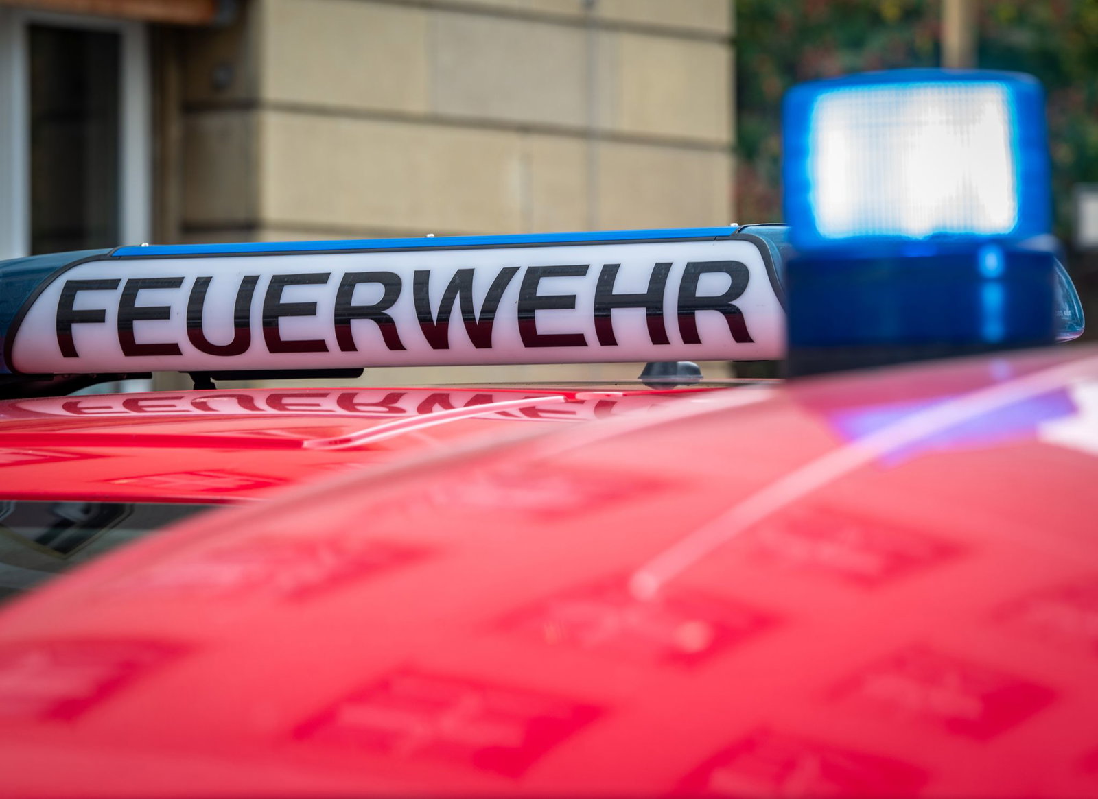Es gab einen hohen Schaden bei dem Wohnungsbrand. (Archivbild)