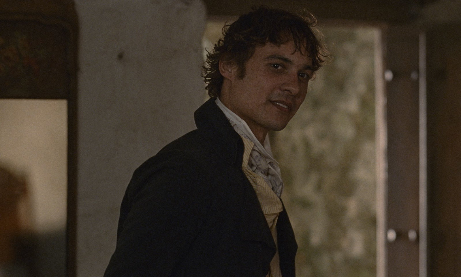 Frank Dillane hat als Willoughby der hochromantischen Marianne Dashwood (Esmé Creed-Miles) den Kopf verdreht. (Handout)