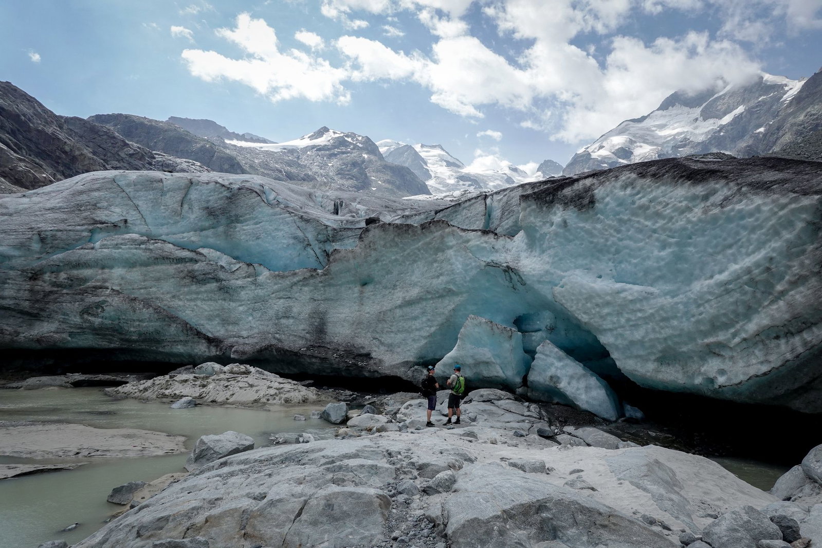 Die mittlere Eisdicke einzelner Schweizer Gletscher hat um 2,5 bis 4 Meter abgenommen.