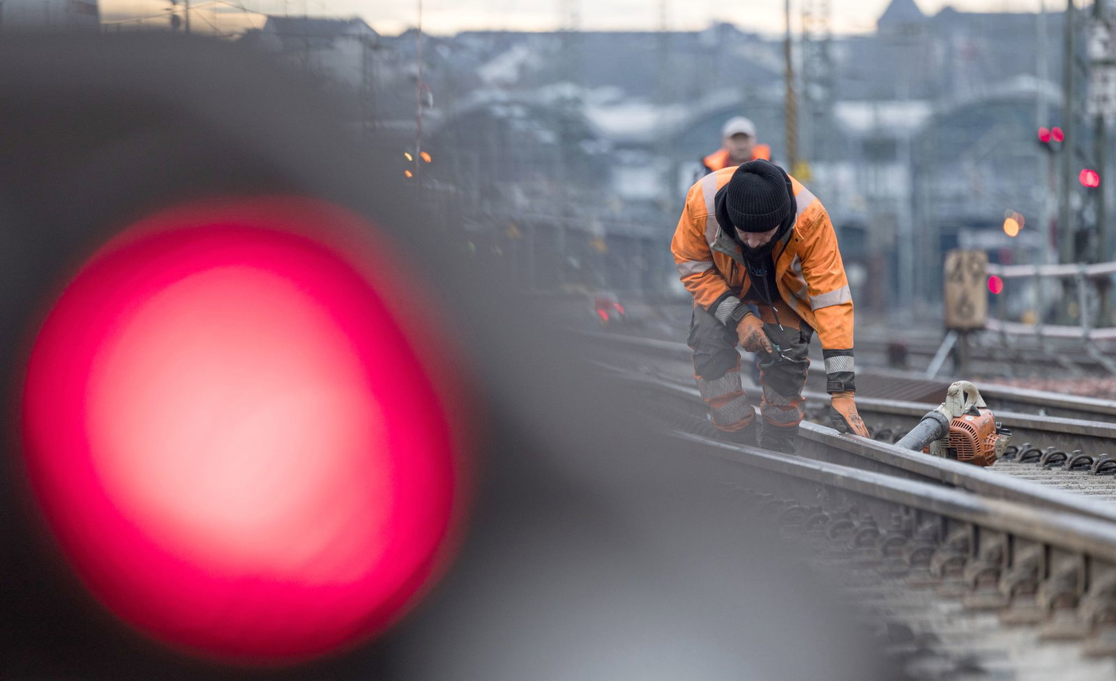 Immer wieder kommt es wegen der Erneuerung des Bahnknotens Mainz zu Teilausfällen und zeitweisen Sperrungen. (Archivfoto) 