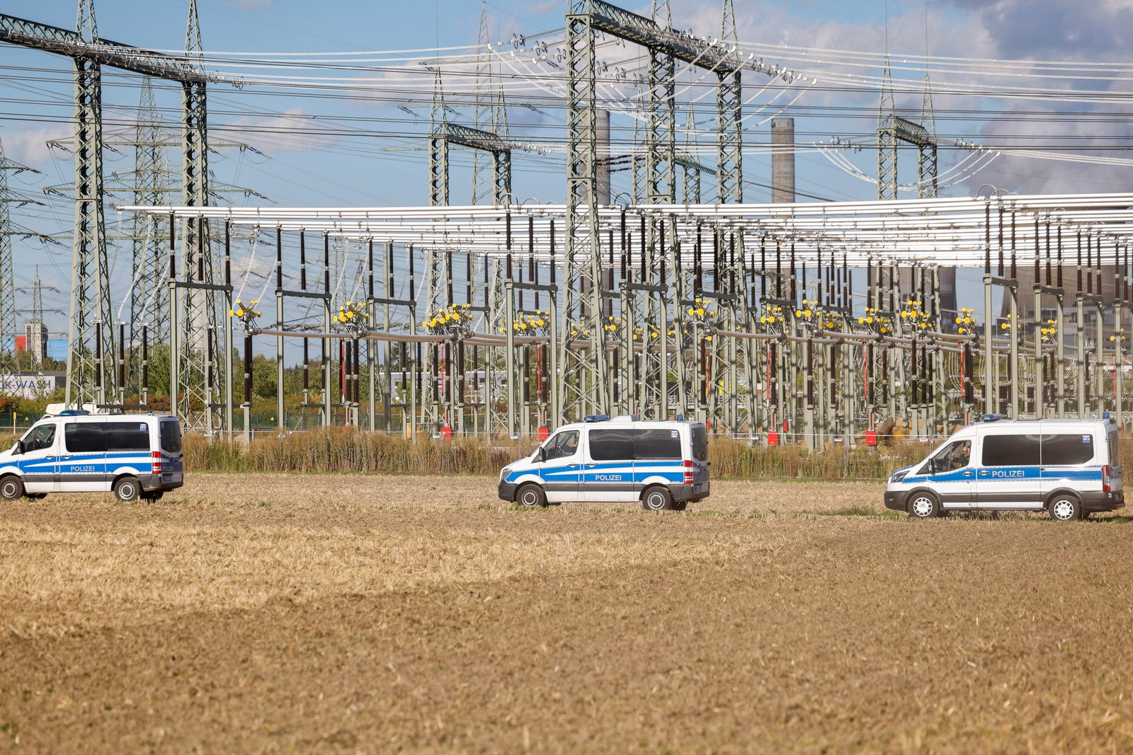 Nahe dem Kraftwerk Weisweiler wurde ein Verdächtiger im Zusammenhang mit Sabotage-Aktionen auf Stromanlagen festgenommen. (Archivbild)