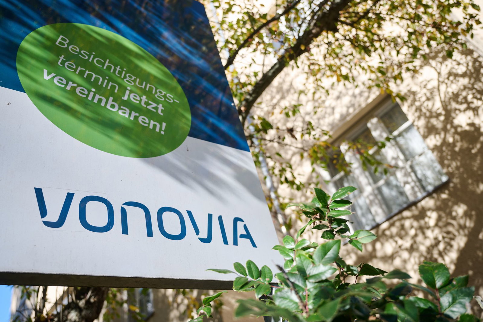 Das Wohnungsunternehmen Vonovia äußert sich zu den rot-grün-roten Plänen.