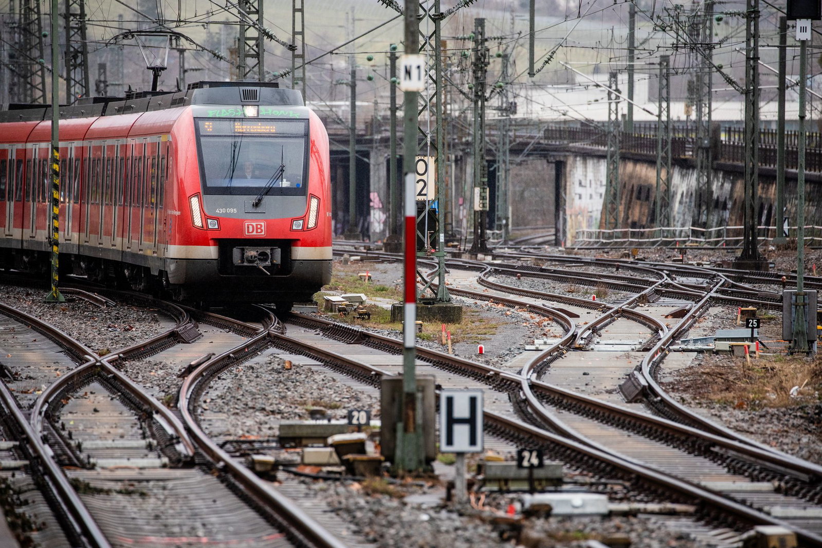 In Stuttgart war der S-Bahn-Verkehr zwischenzeitlich eingeschränkt. (Symbolbild)