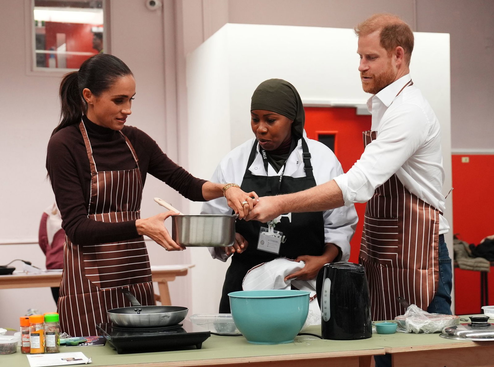 Herzogin Meghan und Prinz Harry kochen für einen guten Zweck. (Archivbild)