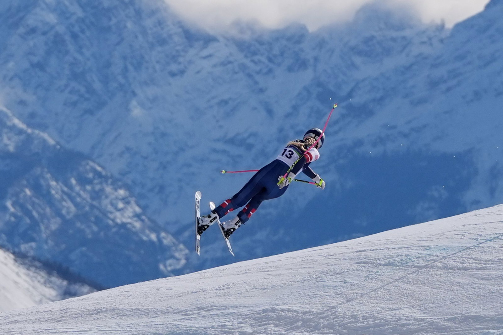 Lindsey Vonn bei der Olympia-Abfahrt in Cortina, nur einen Augenblick vor dem fatalen Sturz. (Archivbild)