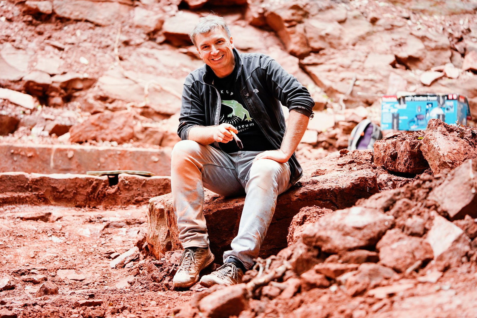 Forscher Sebastian Voigt sucht Fossilien, die oft seit Jahrmillionen unentdeckt sind. (Archivbild)