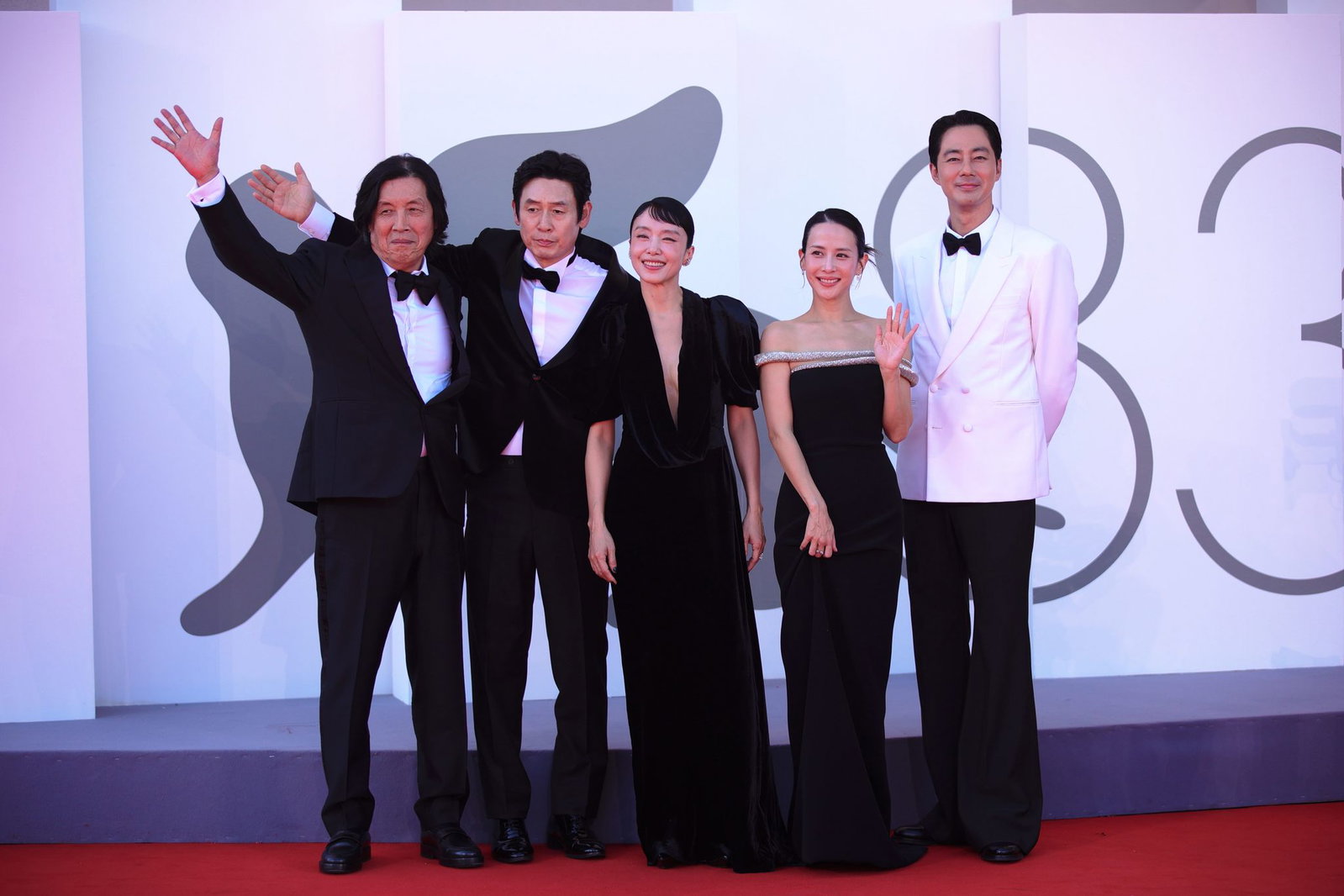 Lee Chang-dong neben den Schauspielern des Films: Sol Kyung-gu, Jeon Do-yeon, Cho Yeo-jeong und Zo In-sung. (Archivbild)