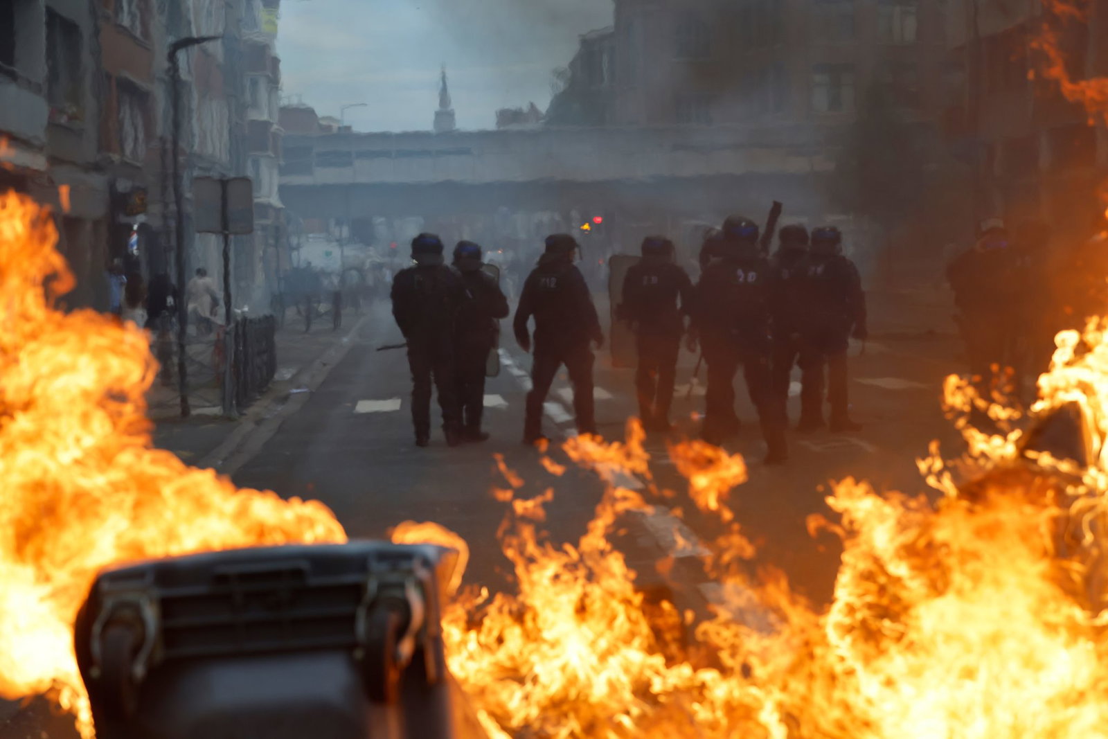 Bei den Schulprotesten in Frankreich sind zahlreiche Menschen festgenommen worden.