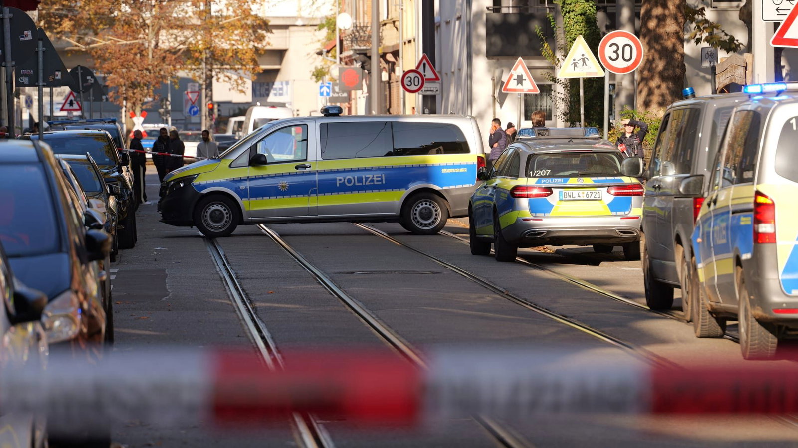 Die Polizei sperrte den Bereich in Mannheim ab.