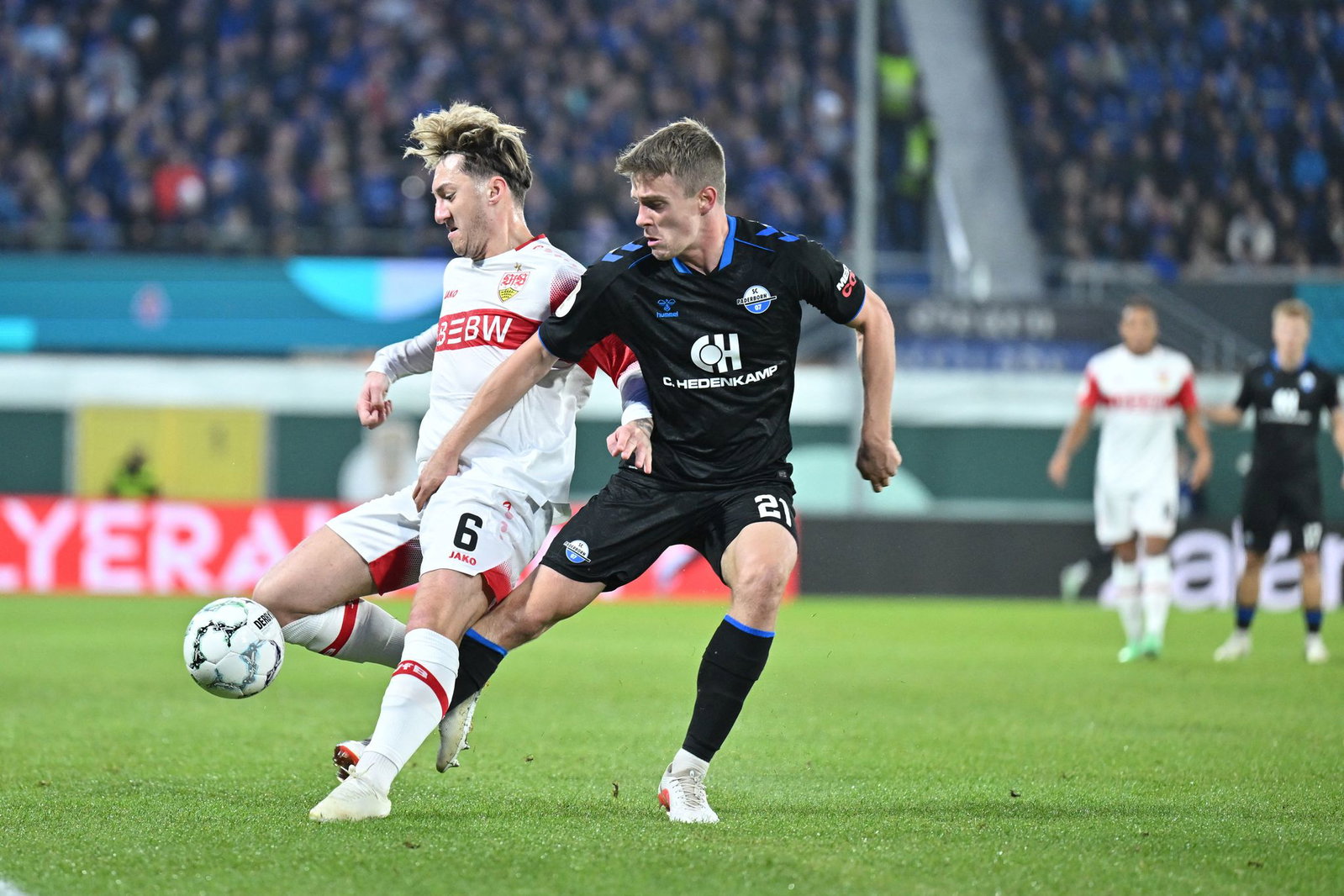 Fehlt den Stuttgartern in Leverkusen: Angelo Stiller (l).