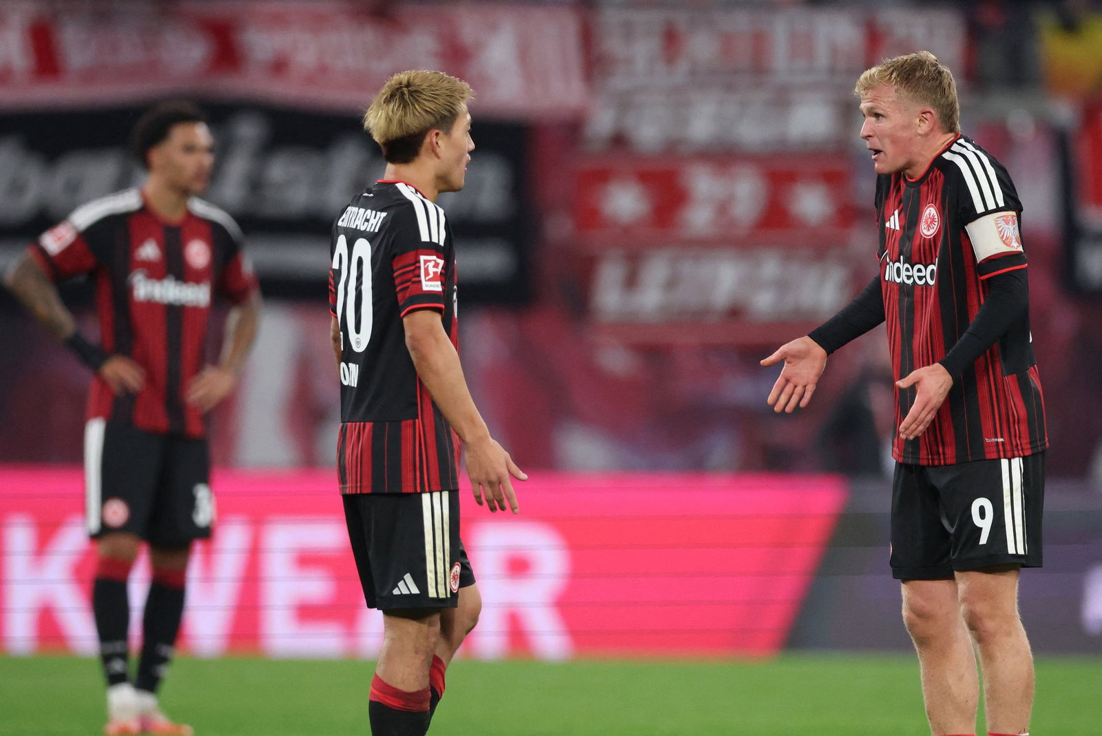 Jonathan Burkardt (r) war nach dem 0:6 mächtig bedient.