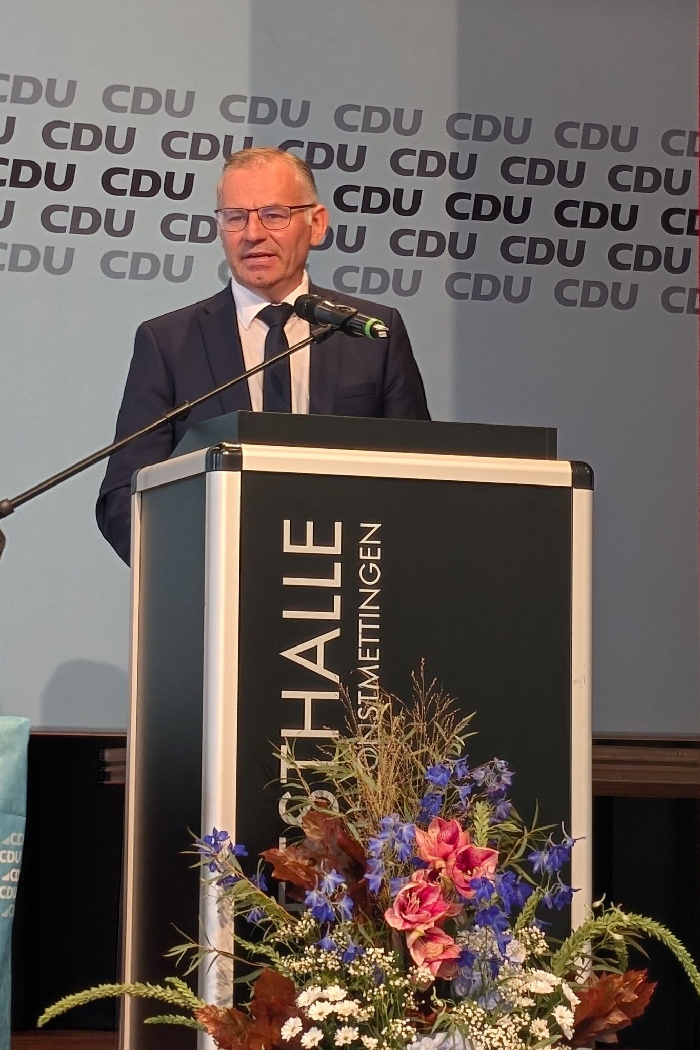 Mit 90 von 154 abgegebenen Stimmen setzte sich Lins im zweiten Wahlgang durch.