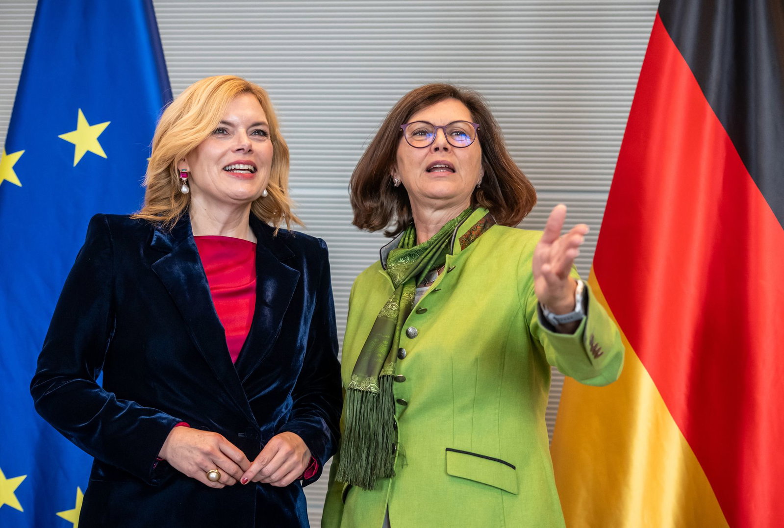 Neben Aigner wird auch Klöckner genannt.
