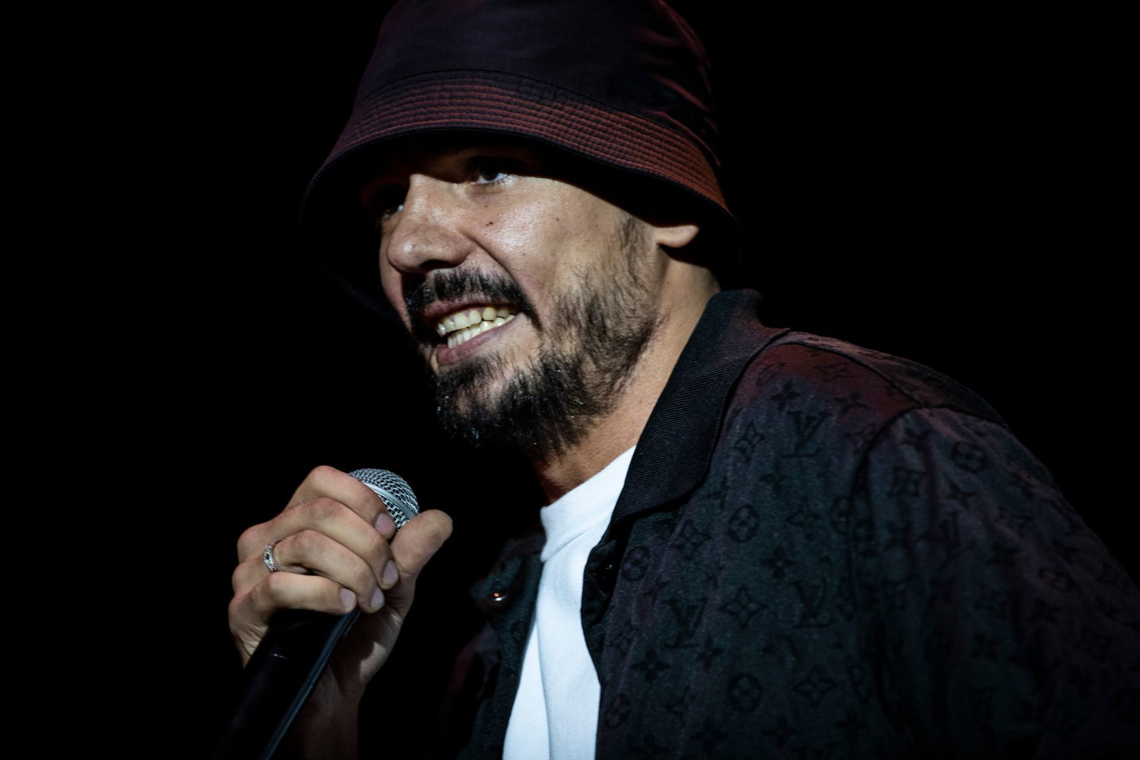 Rapper Capital Bra hat gegen die gemeinsame Glücksspielbehörde der Länder geklagt. (Archivbild) 