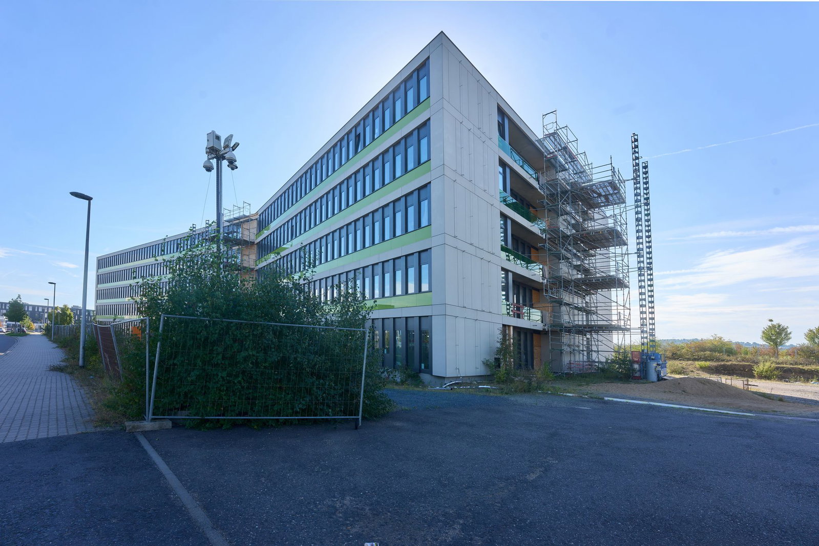 Der Rohbau ist schon viele Jahre fertig. Aber noch ist kein Ende des Projekts in Sicht. 