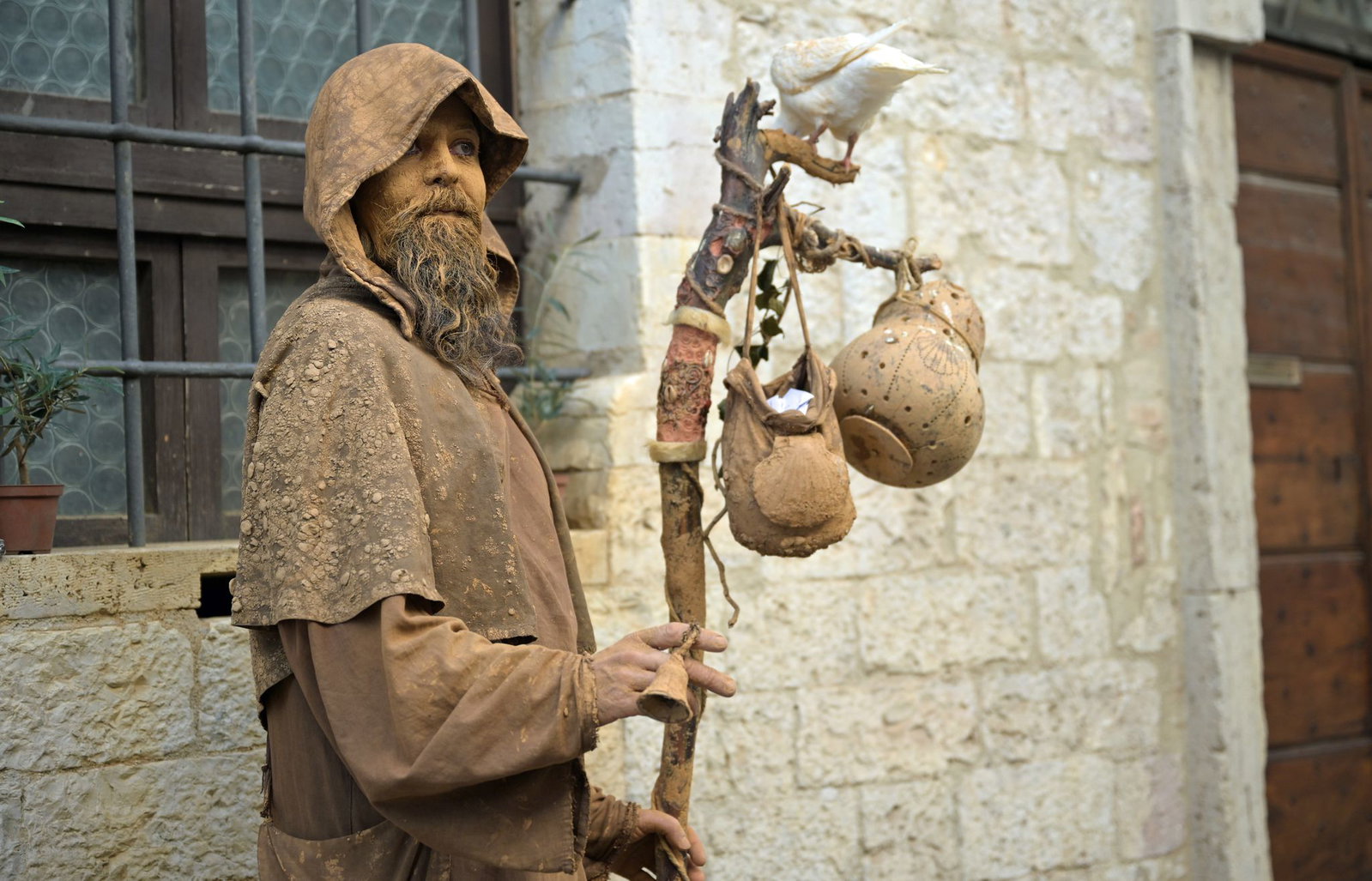 Mensch oder Statue?