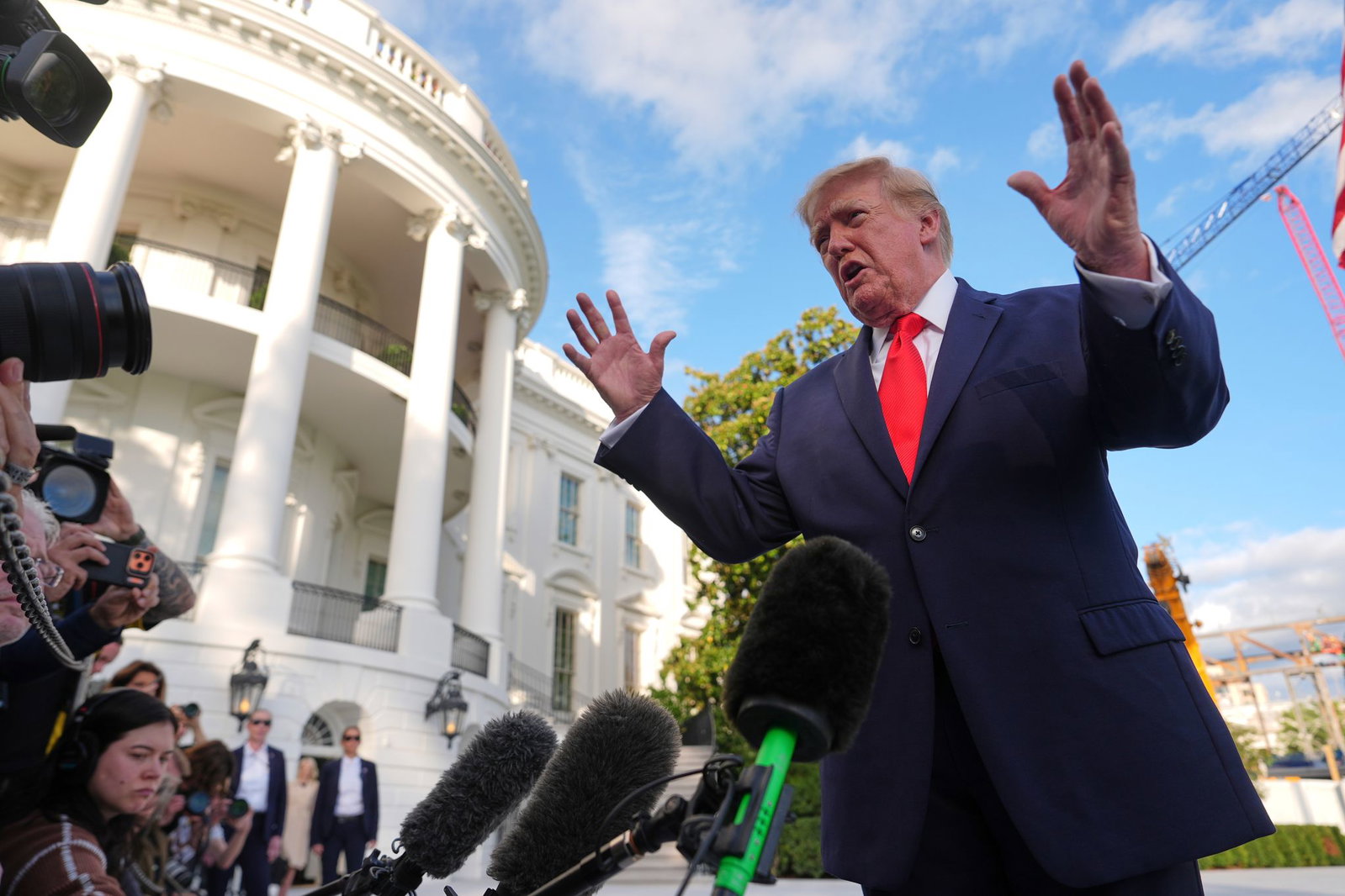 Er glaube, Putin wolle einen Deal mehr als Selenskyj - sagt Trump. 