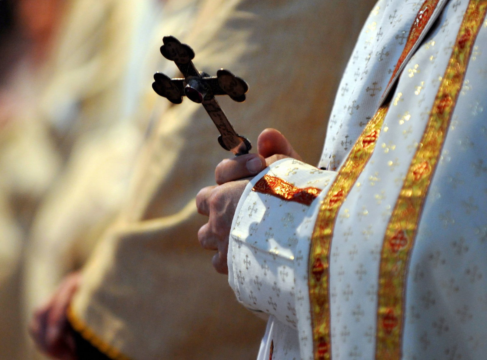 Evangelische Pfarrer dürfen heiraten - im Unterschied zu katholischen Priestern. (Symbolbild)