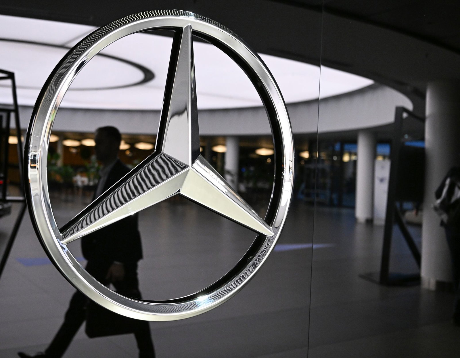 Mercedes-Benz will Kosten sparen. (Archivbild)