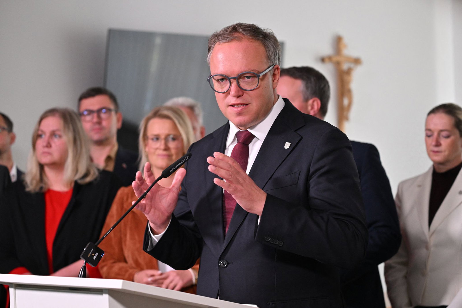 Thüringens Regierungschef Mario Voigt akzeptiert den Entzug seines Doktortitels. 