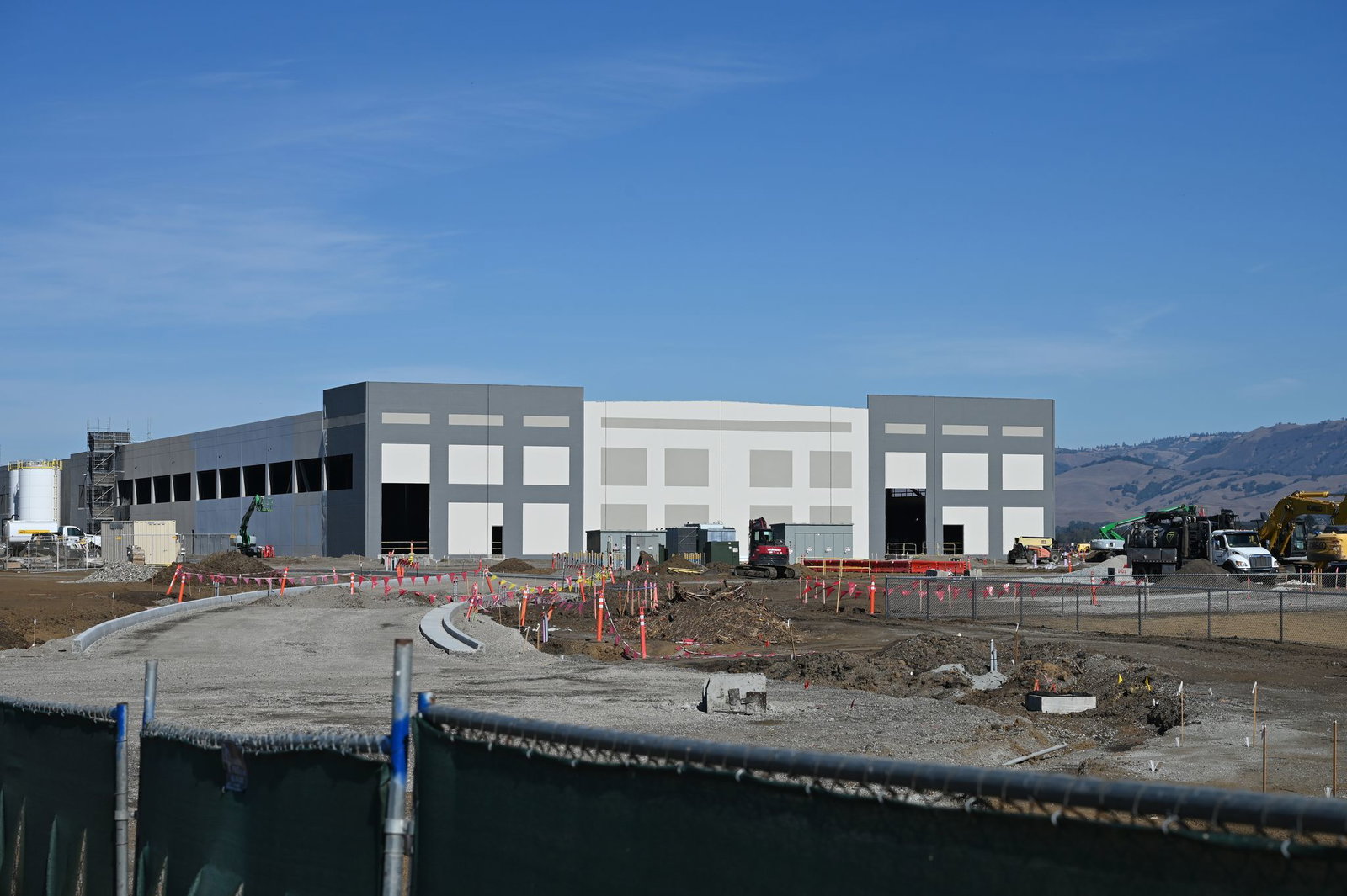 Das Rechenzentrum im kalifornischen Gilroy wird direkt neben Outlet-Shops gebaut.