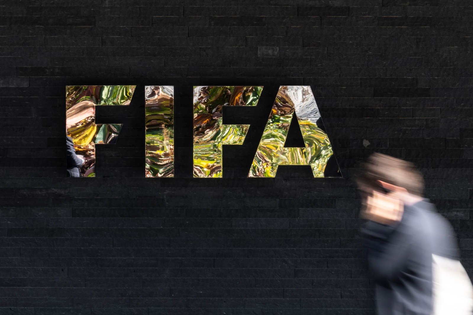 Bei der FIFA-Sitzung trafen Präsident Infantino und seine Gegner aufeinander.  