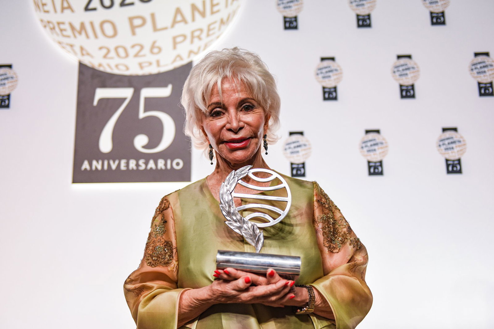 Die chilenische Bestsellerautorin Isabel Allende hält den mit einer Million Euro dotierten 75. Planata-Preis bei einer Gala in Barcelona. 