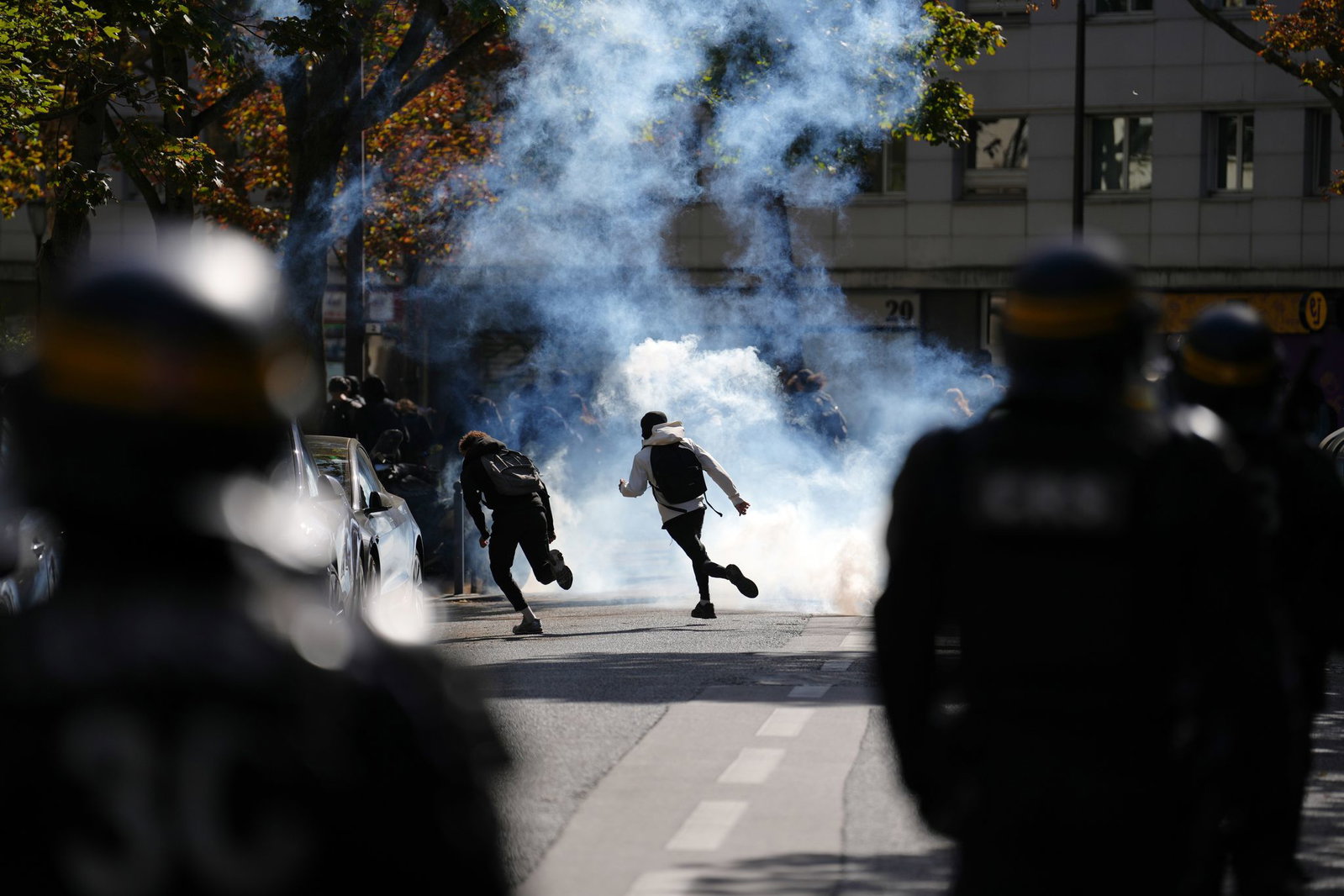 Tausende junge Menschen wurden am Rande der Proteste festgenommen.