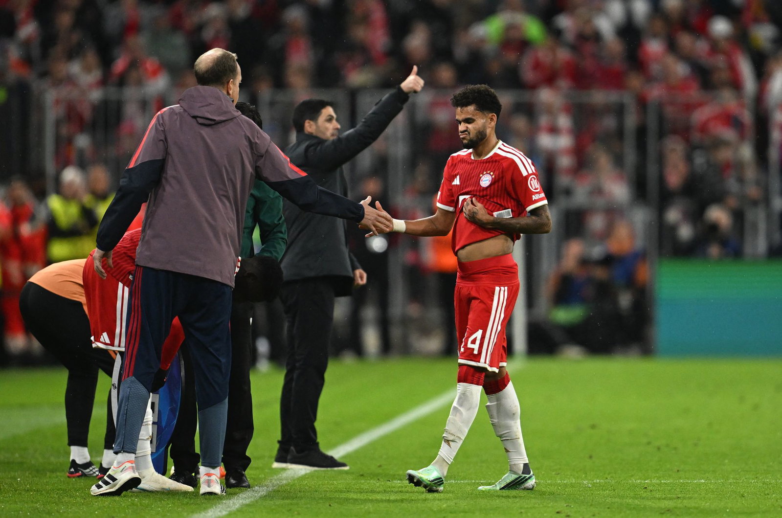 Rein und wieder raus: Luis Díaz.
