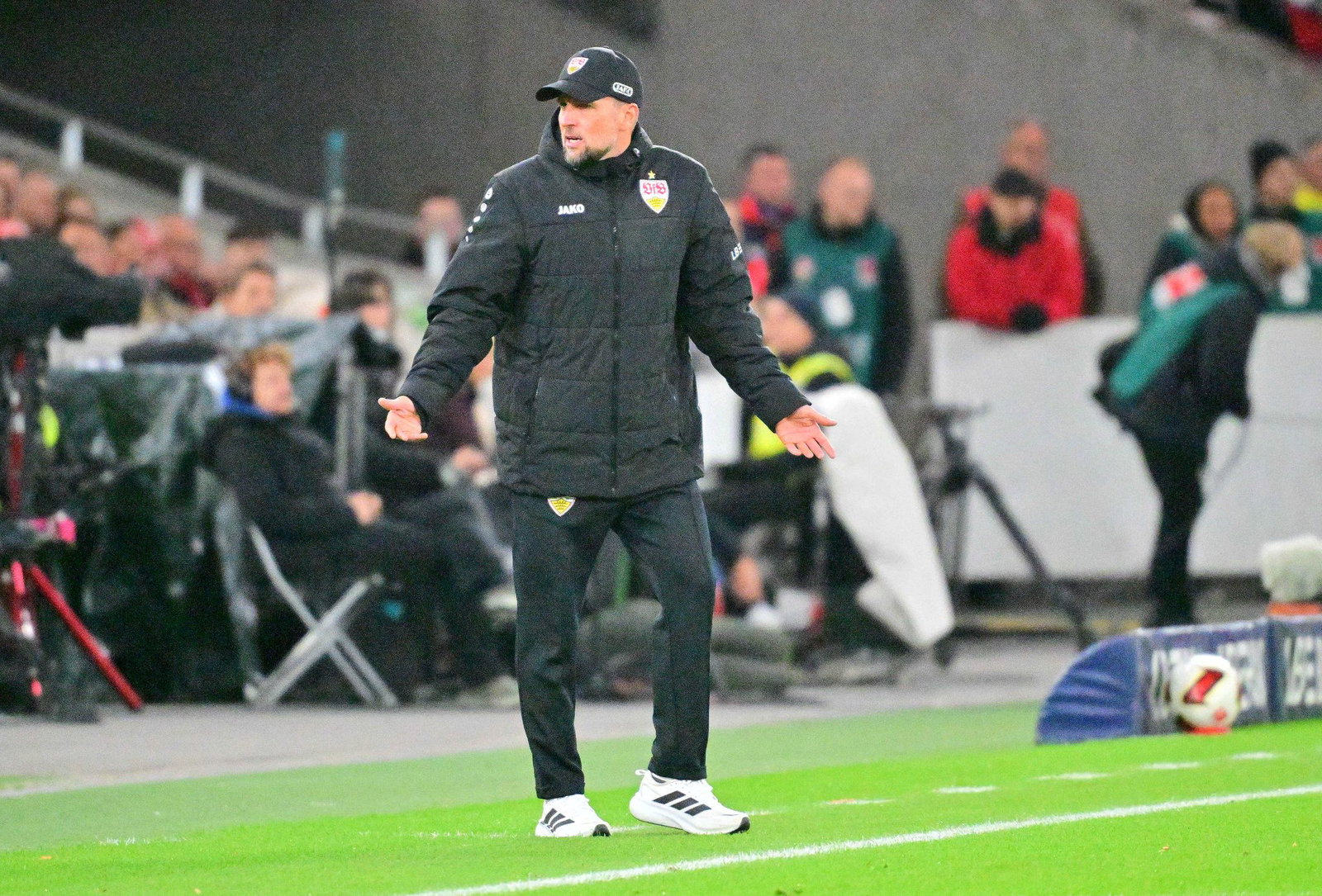 Enttäuscht vom Auftritt seiner Mannschaft: VfB-Coach Sebastian Hoeneß